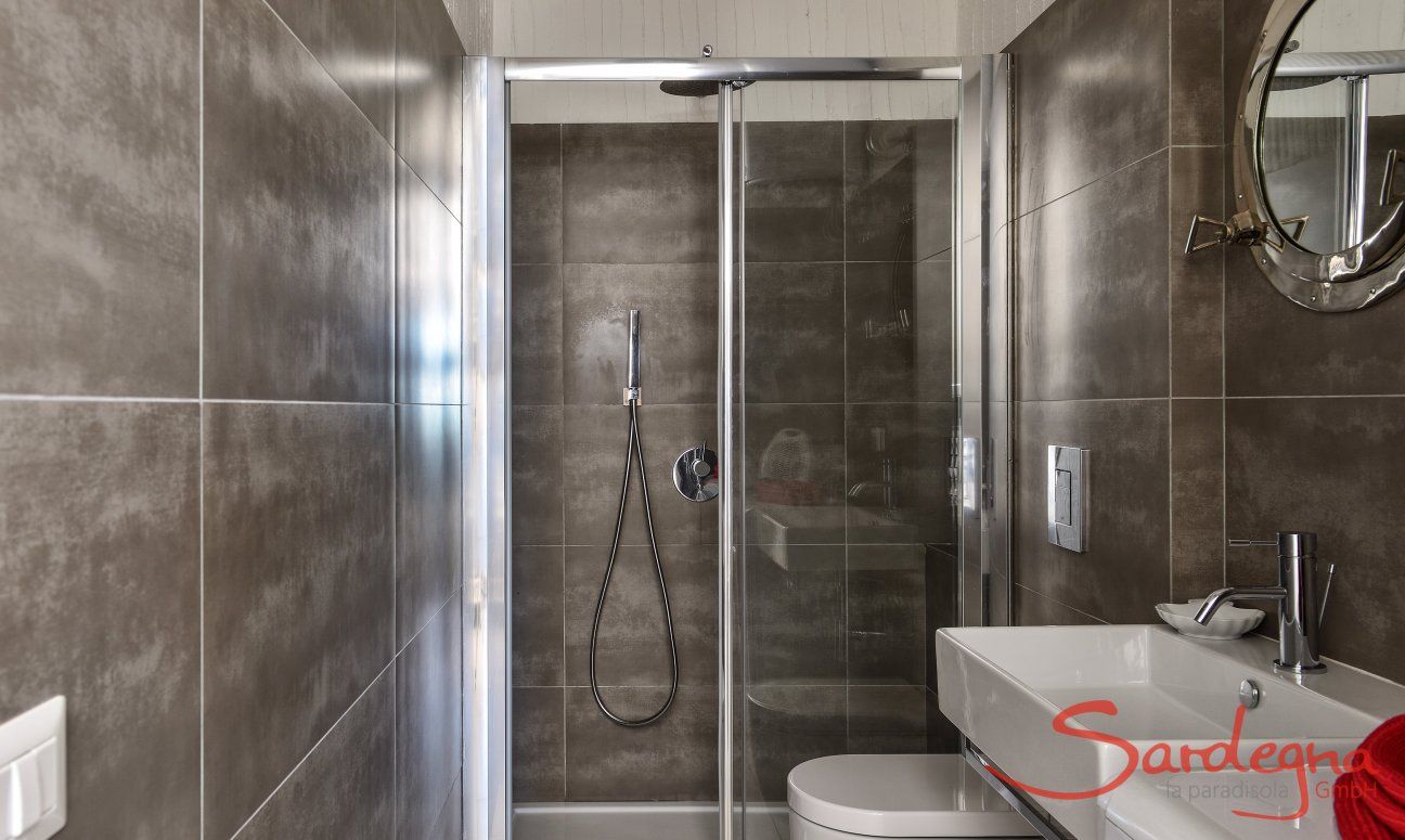Casa 8 | Bagno moderno con doccia Bagno
