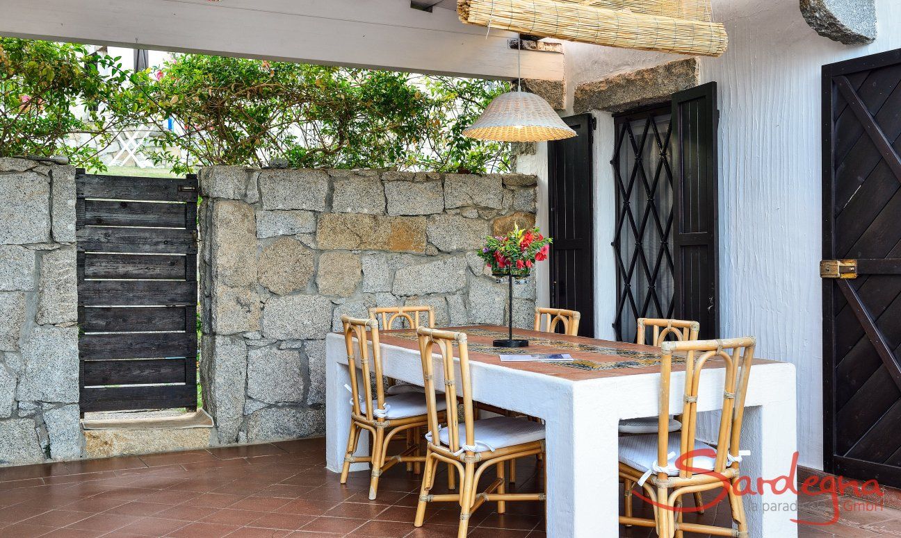 Casa 8 | Grande tavolo in granito per mangiare all'aperto Pranzo Terrazza