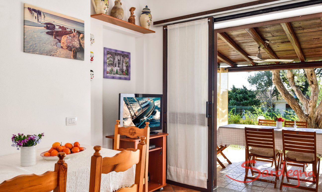 Villa Nicola | Salotto con vista sulla veranda Salotto con vista sulla veranda
