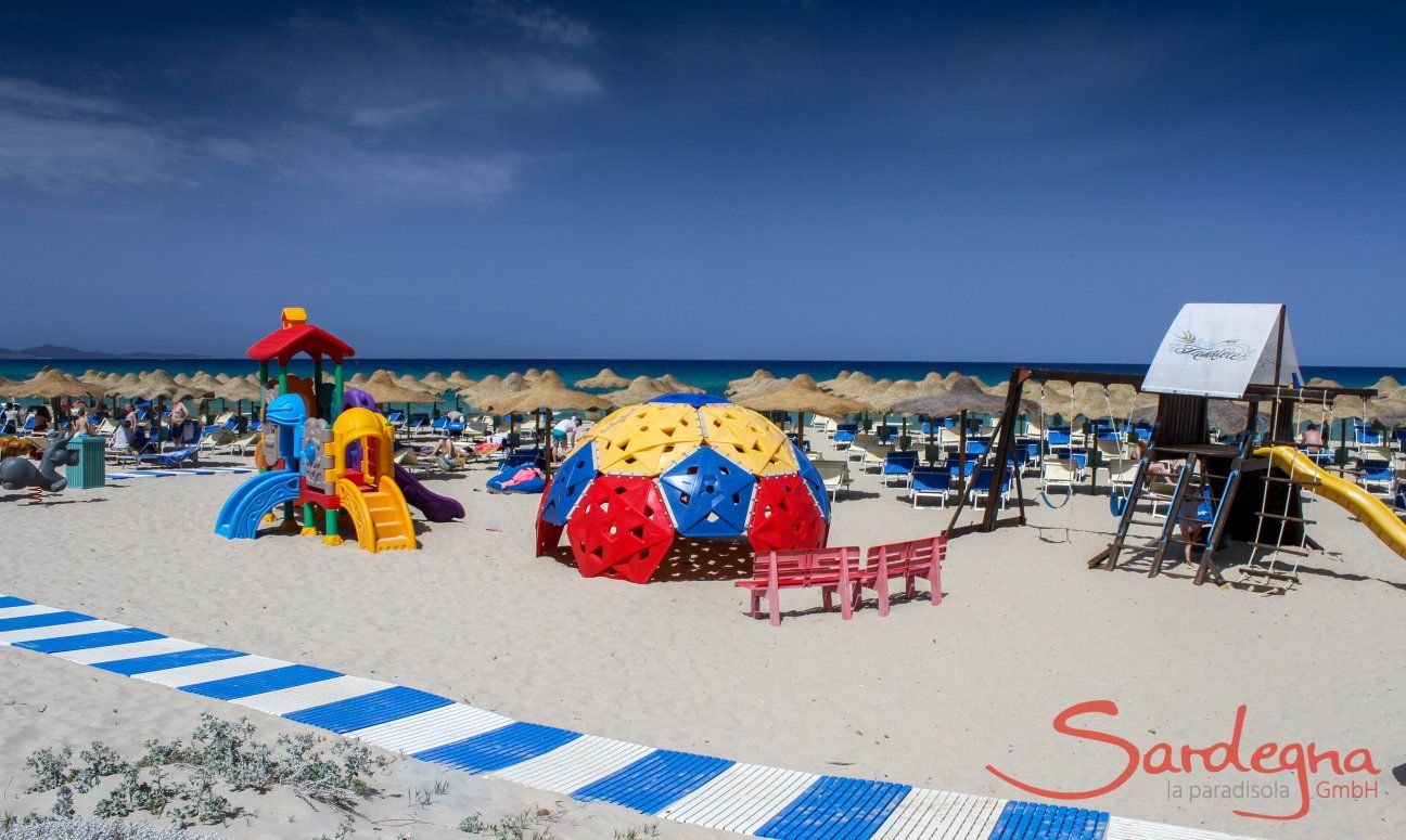 Giochi per bambini nello stabilimento Tamatate, a solo 2 km da Li Conchi