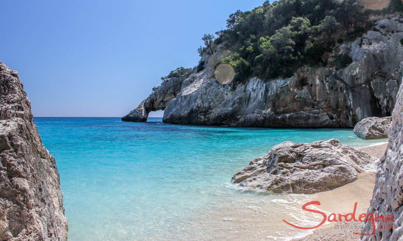 Colori fantastici del mare e della natura di Cala Goloritze