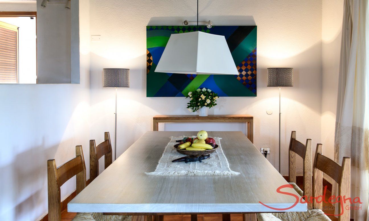 Villa Kika | Tavolo da pranzo in legno chiaro Tavolo da pranzo in legno chiaro