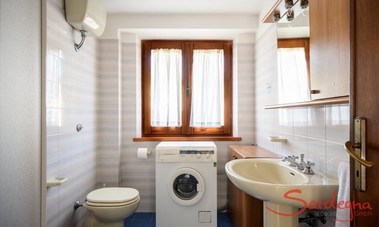 Villa Massimo | Bagno 2 con doccia e lavatrice Bagno