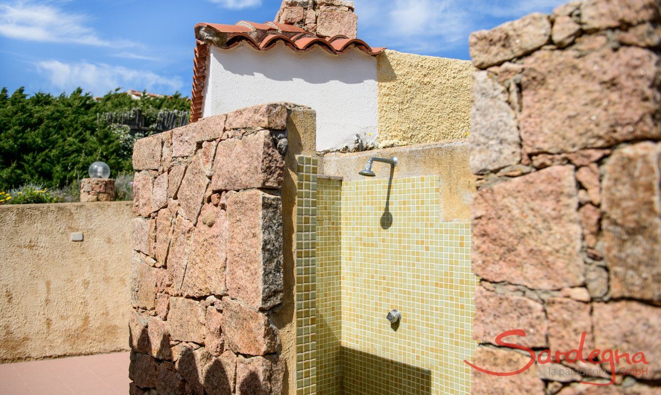 Villa Massimo | Doccia esterna Doccia esterna