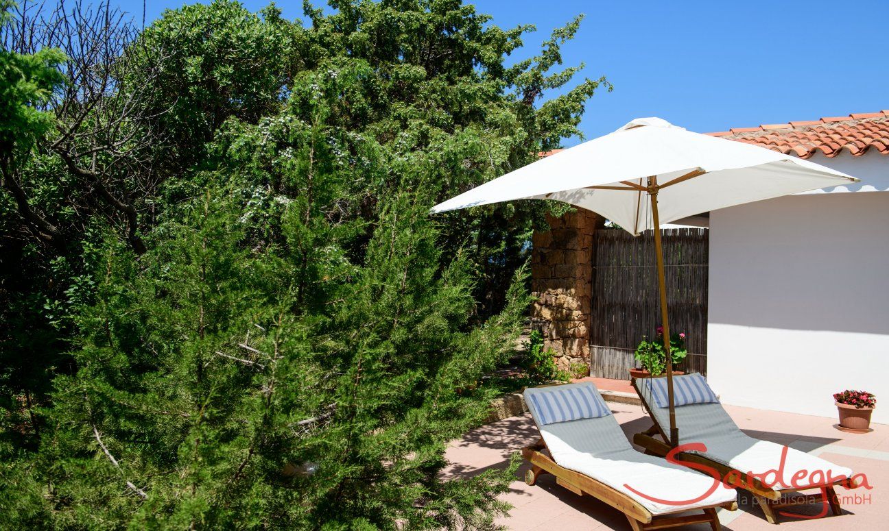 Villa Marco | Lettini per prendere il sole in veranda Solarium