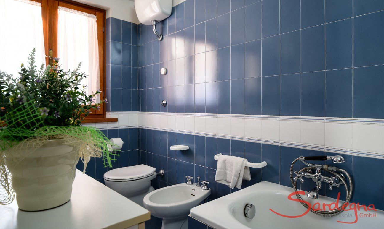 Villa Marco | Bagno della camera 1 con vasca Bagno