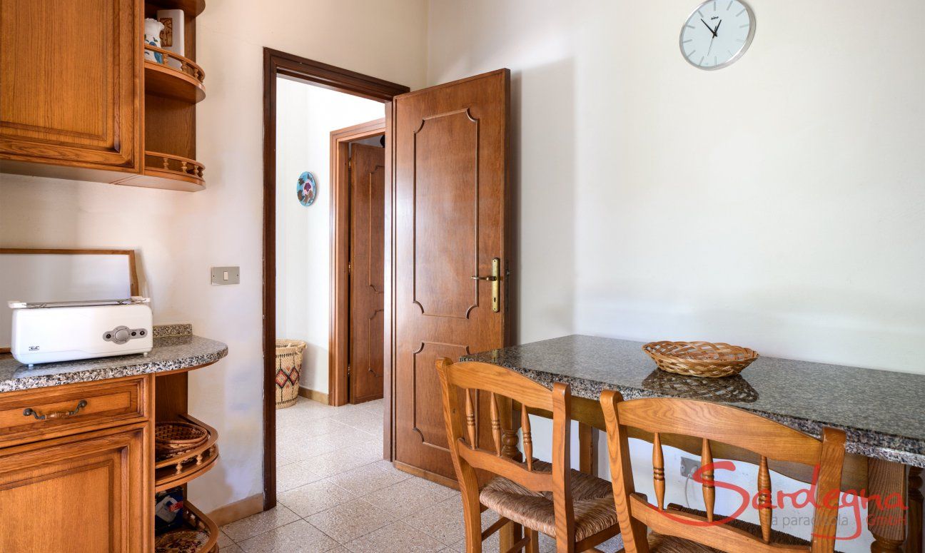 Villa Marco | Cucina con banco di lavoro in granito Cucina