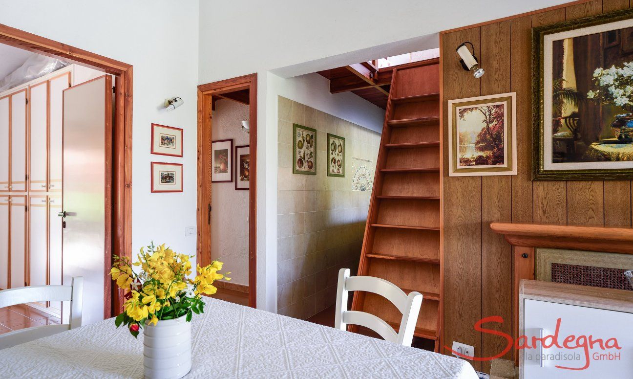 Villa Mare Turagri | Sala e scale per il soppalco Sala e scale per su