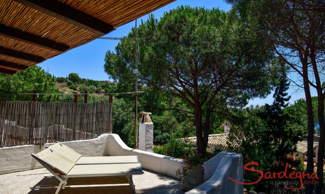 Villa Liliana | Terrazza sul tetto con lettini Terrazza sul tetto con lettini