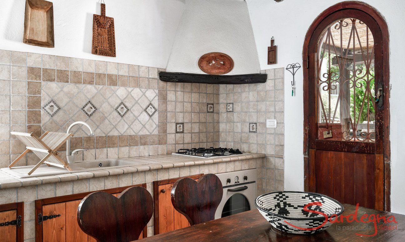 Villa Liliana | Cucina rustica con fornelli a gas e forno Cucina rusticale con fornelli a gas e forno