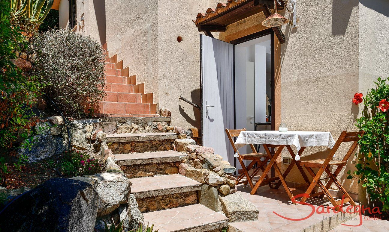 Apartment Nido 4 | Dalla strada ci sono 50 scale per raggiungere Nido 4 Ingresso, ci sono 50 scale per raggiungere Nido 4