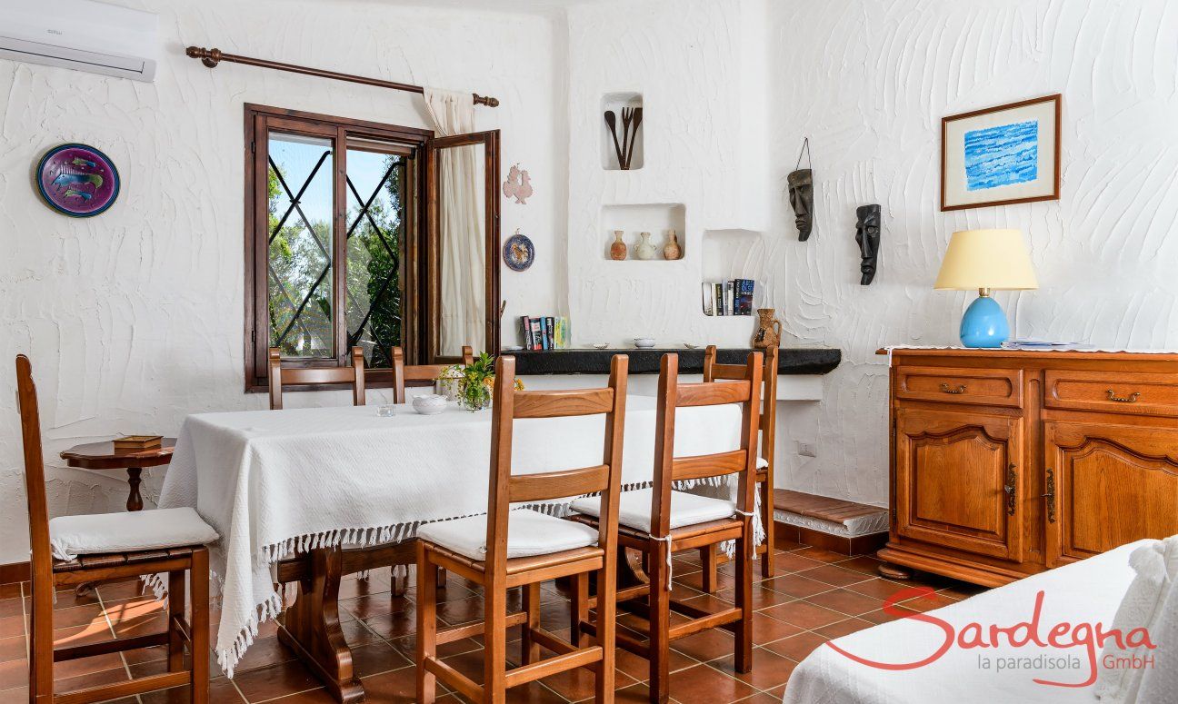 Casa Meloni 2 | Tavolo da pranzo all'interno Sala con tavolo da pranzo Meloni 2 a Sant Elmo