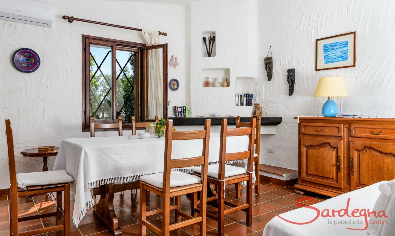 Sala con tavolo da pranzo Meloni 2 a Sant Elmo