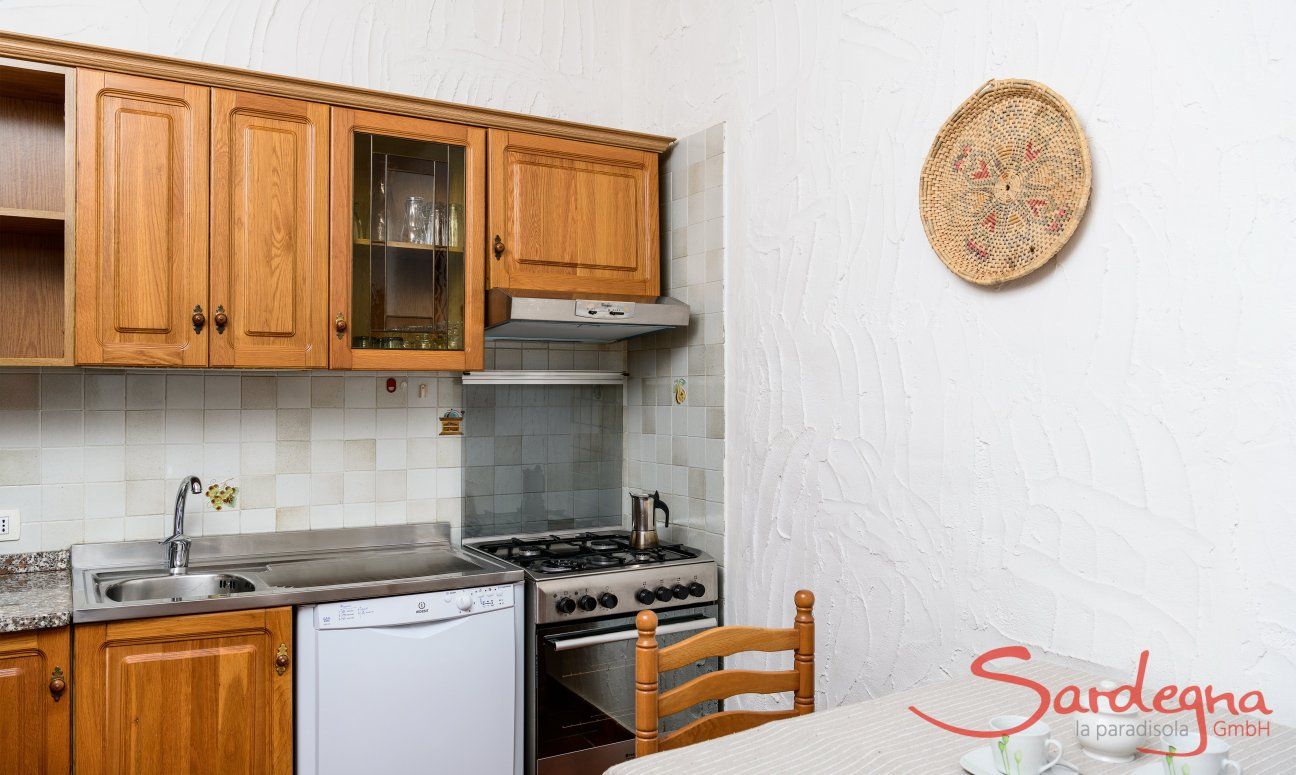 Casa Meloni 2 | Cucina rustica con tavolo per mangiare Cucina Meloni 2 a Sant Elmo