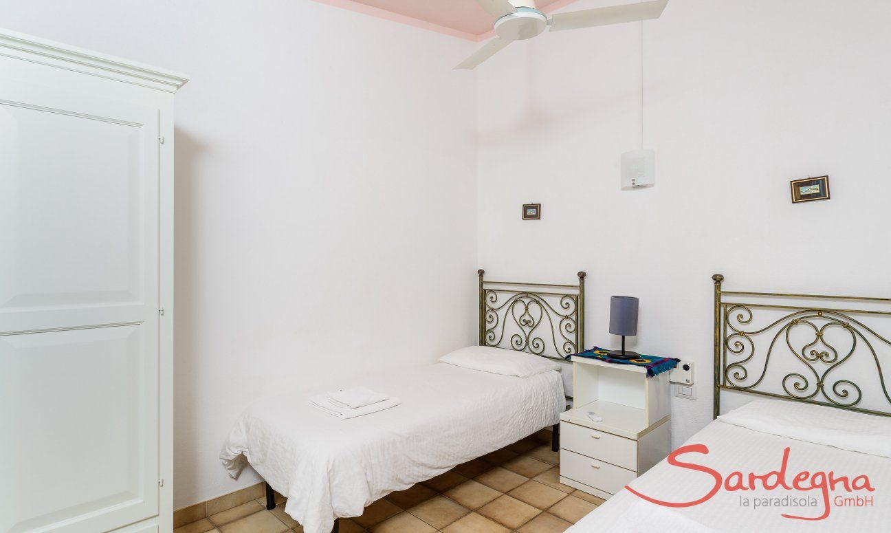 Casa Meloni 2 | Camera 2 con due letti singoli Camera con due letti singoli Meloni 2 a Sant Elmo