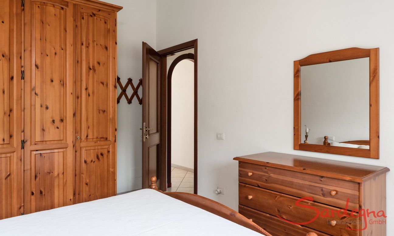 Villa Le Ginestre 1 | Camera 4 con letto matrimoniale nel semi interrato 11 2018 New Picture