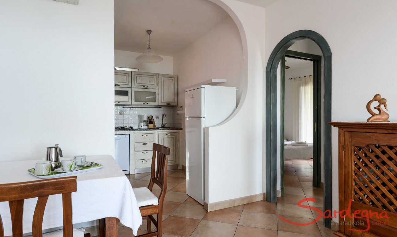 Apartment Castededdu 2 | Tavolo da pranzo interno e cucina Tavolo da pranzo interno e cucina