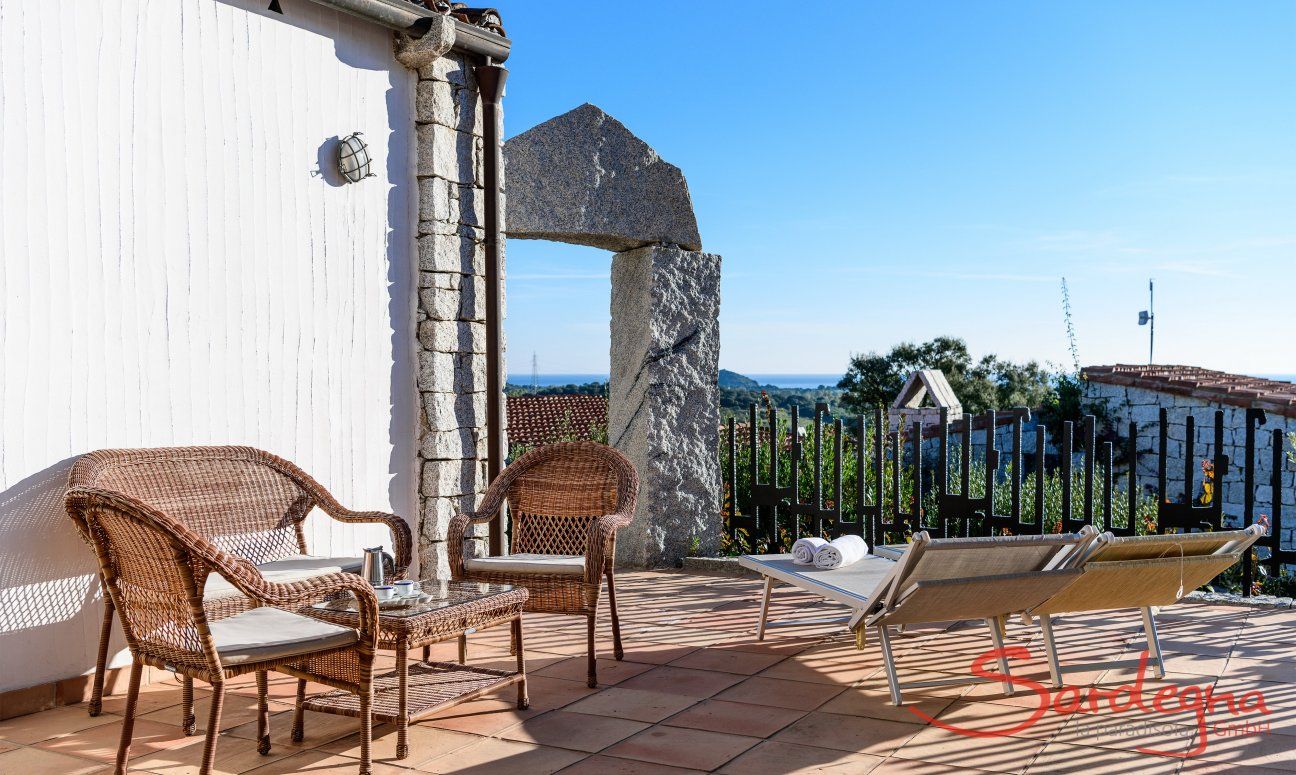 Li Conchi 24 | Divano esterno sulla spaziosa terrazza con vista 11 2018 New Picture
