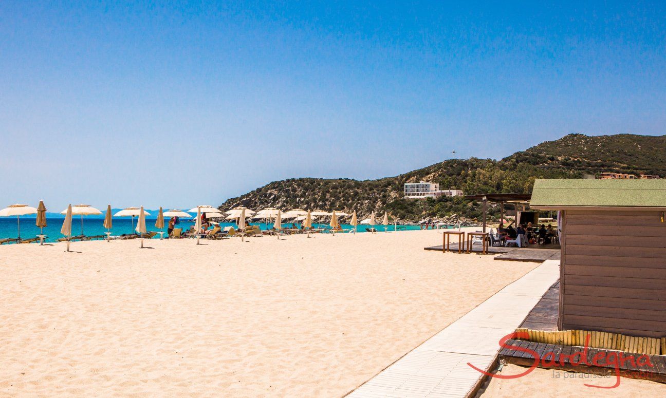 Spiaggia di Solanas, 7 km. 