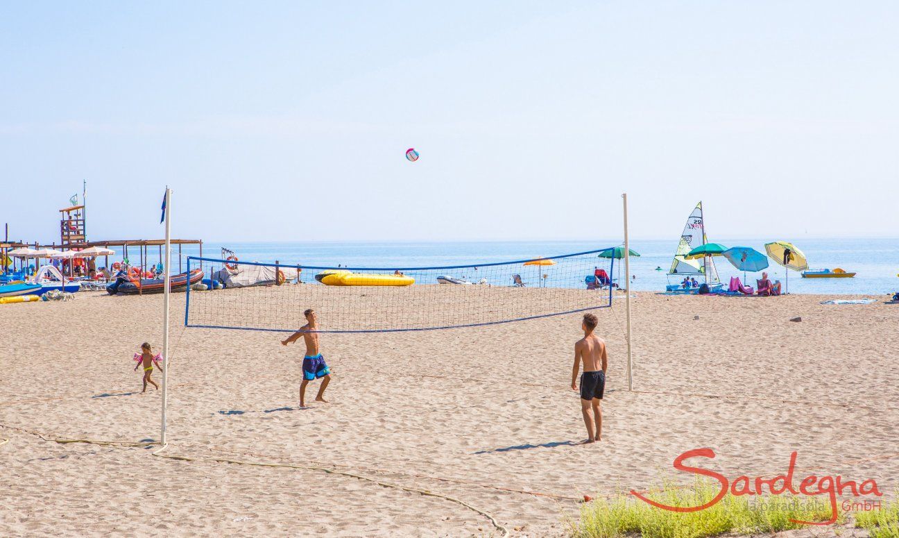 Beachvolley sulla spiaggia di Torresalinas