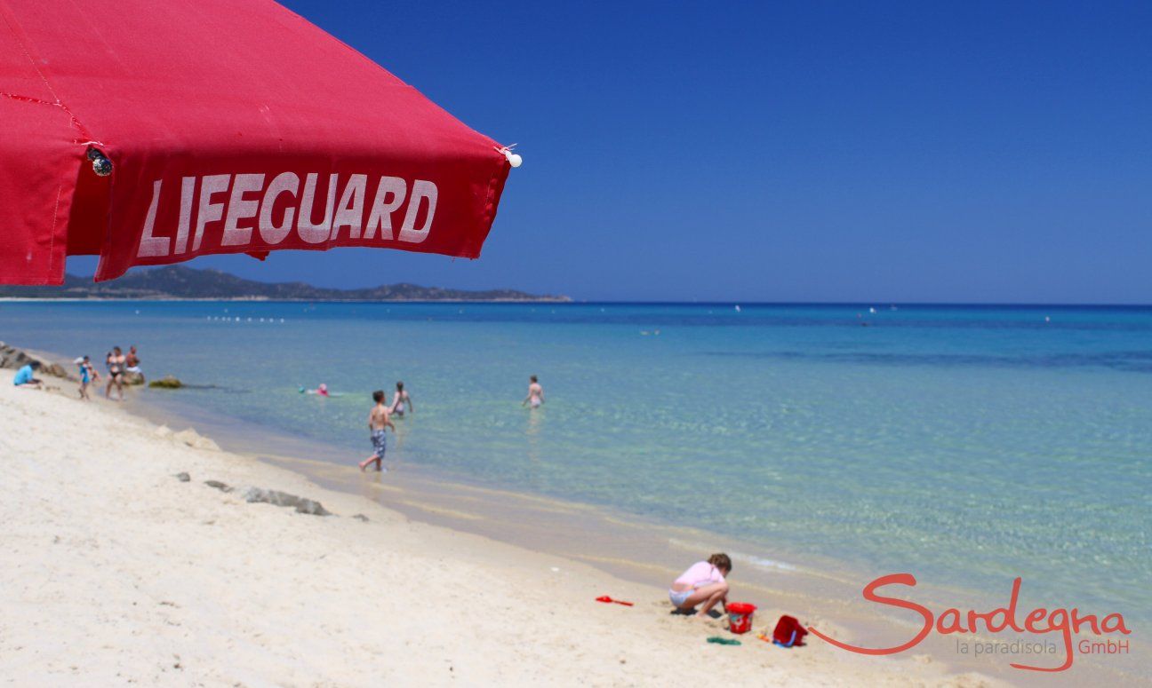 Cala Sinzias spiaggia con bagnino per la Vostra sicurezza