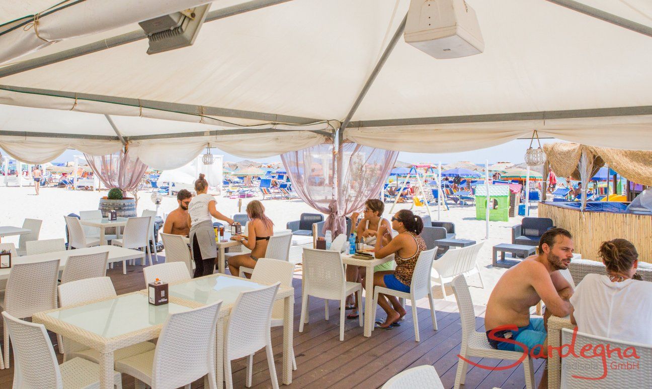 Ristorante sulla spiaggia di Costa Rei