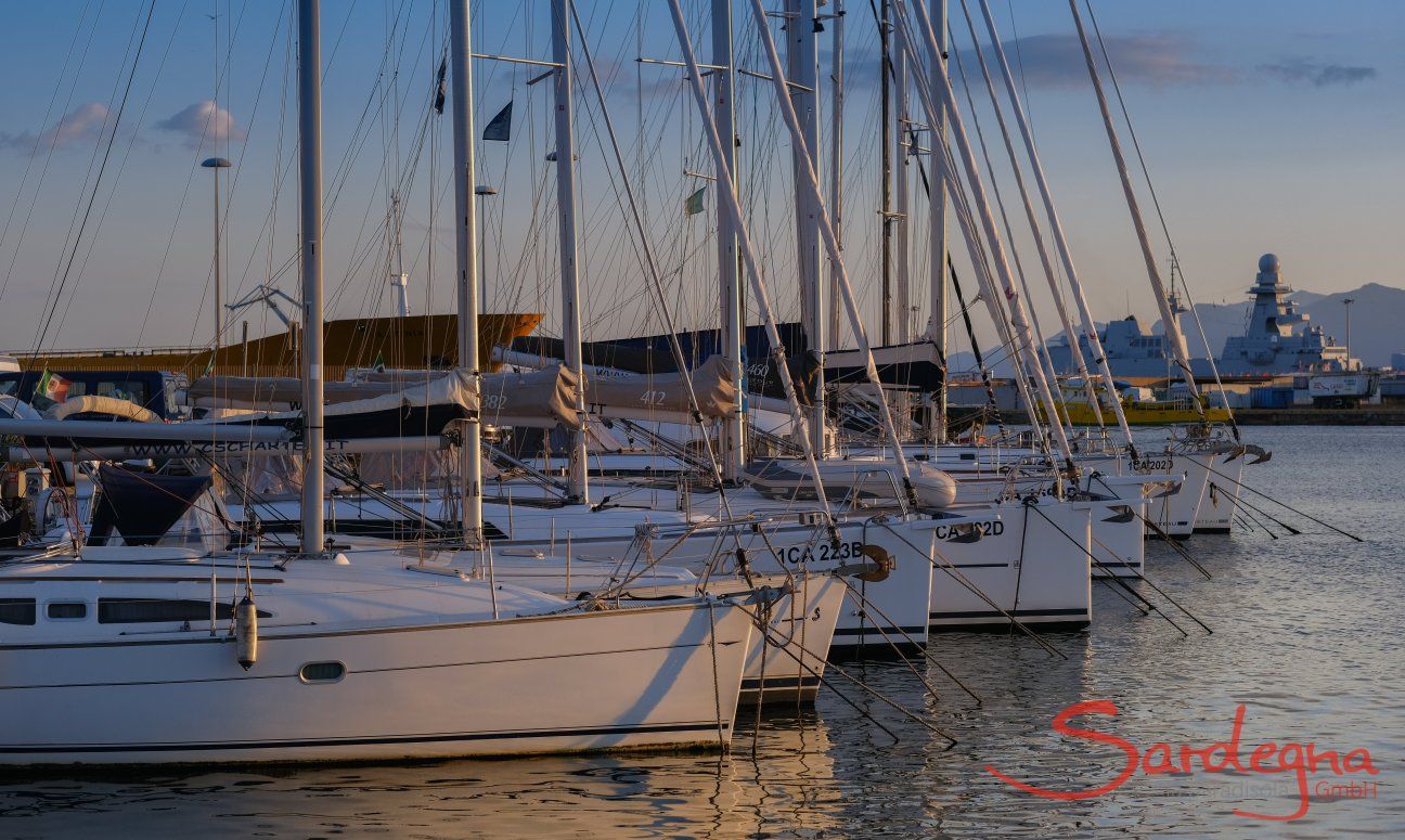 Barche a vela nel porto di Cagliari, Capo luogo Sardegna