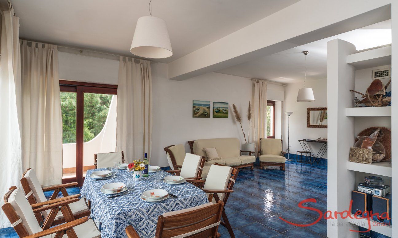 Apartment Orri 3 | Sala spaziosa con tavolo per mangiare App. Orri 3 Tortoli Costa Est Sardegna