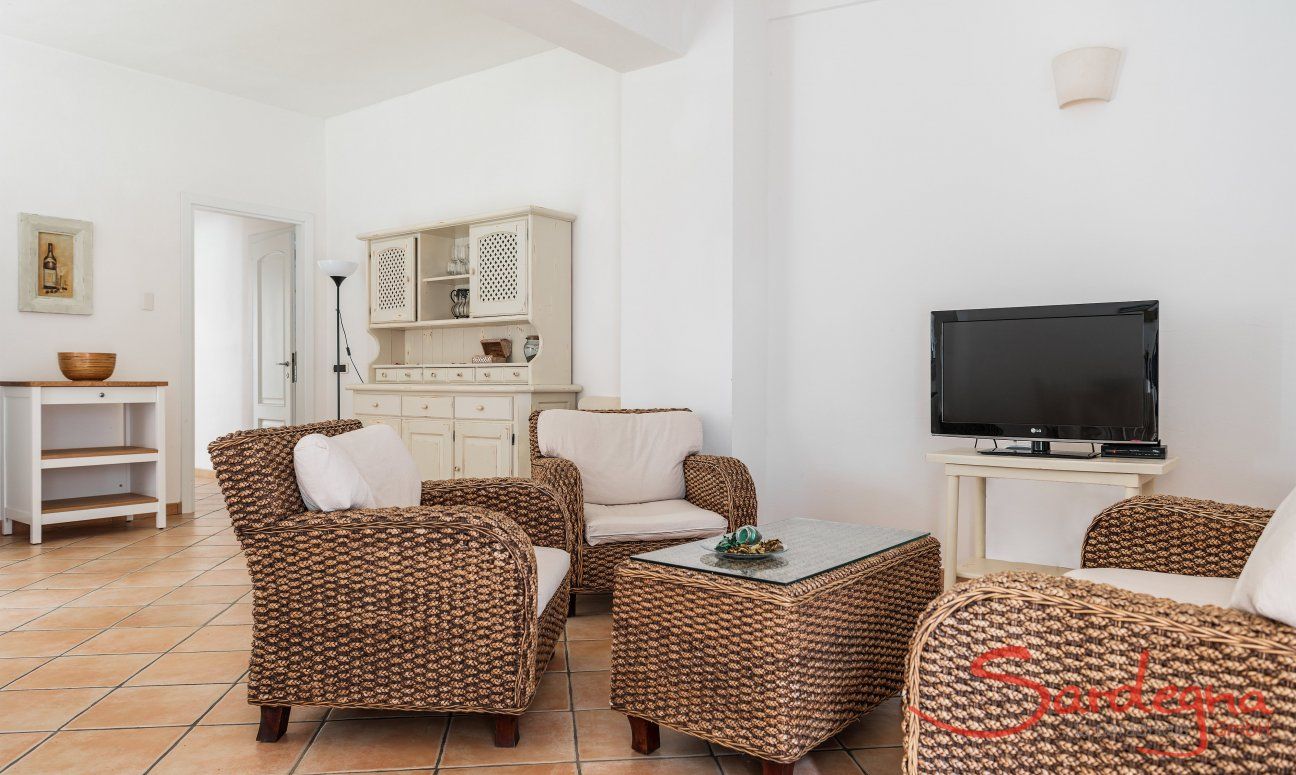 Apartment Orri 2 | Grande sala con divano comfortabile e TV App. Orri 2, Tortoli, Costa Est, Sardegna