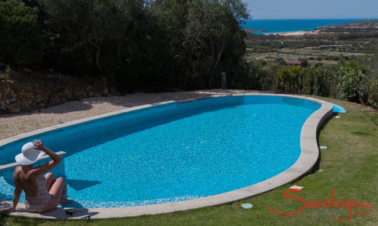 Villa Torretta Chia | Pisicna infinity con vista mare Vista aerea Torretta Chia