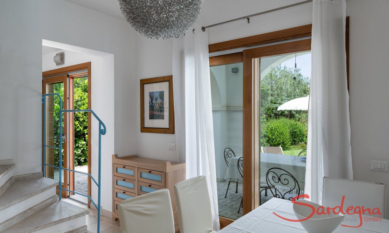 Villa del Campo | Gande porte finesrtre collegano alle zone esterne Villa del Campo, Is Molas, Pula