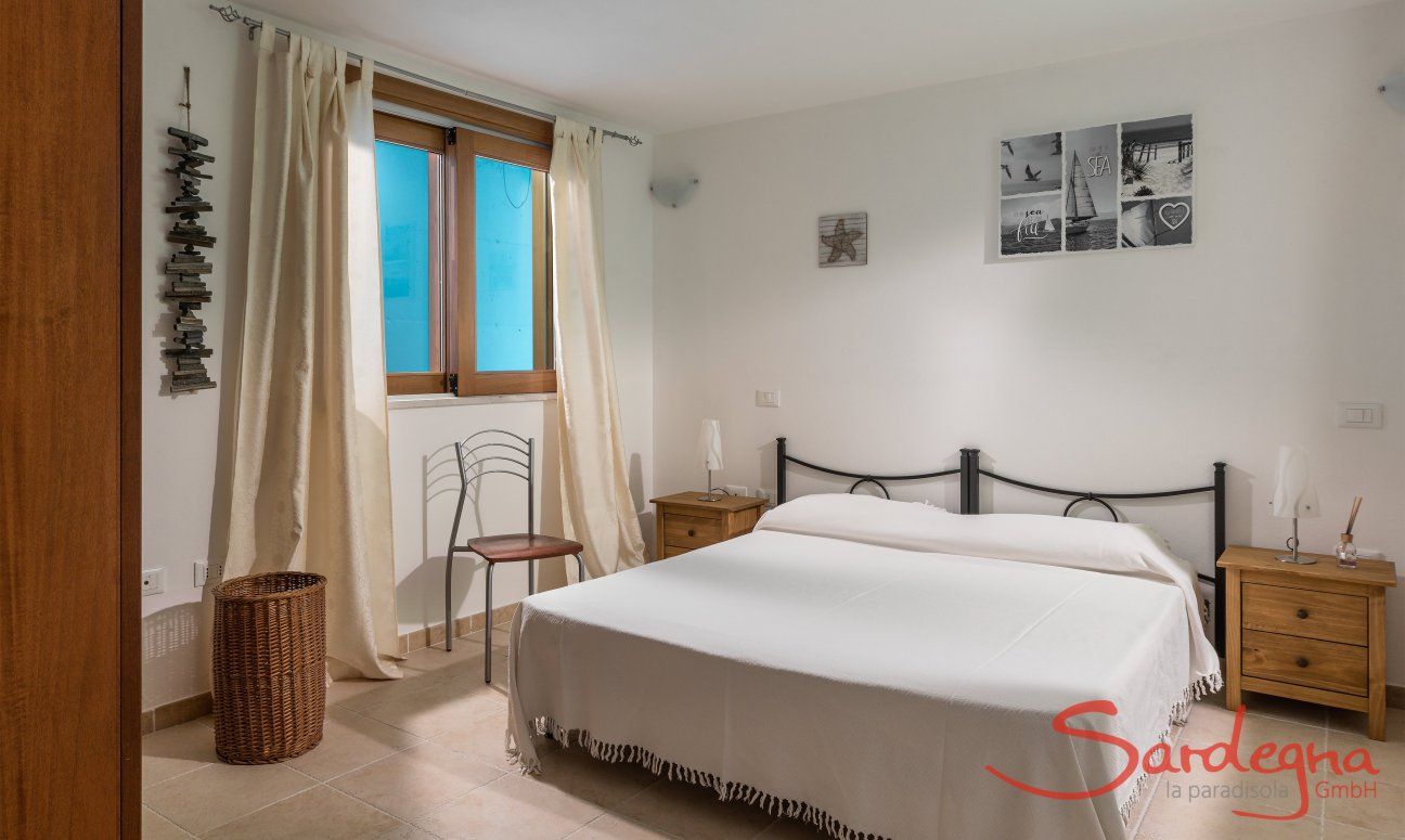 Villa del Campo | Camera 4 con letto matrimoniale nel piano interrato Villa del Campo, Is Molas, Pula