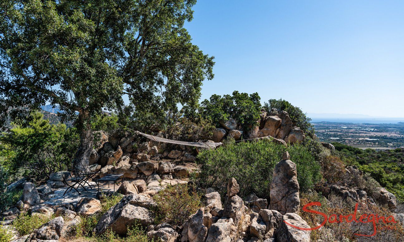 Villa Su Tauloni | Un posto fresco allßombra di un vecchio sughero Villa Su Tauloni, Is Molas, Sud Sardegna