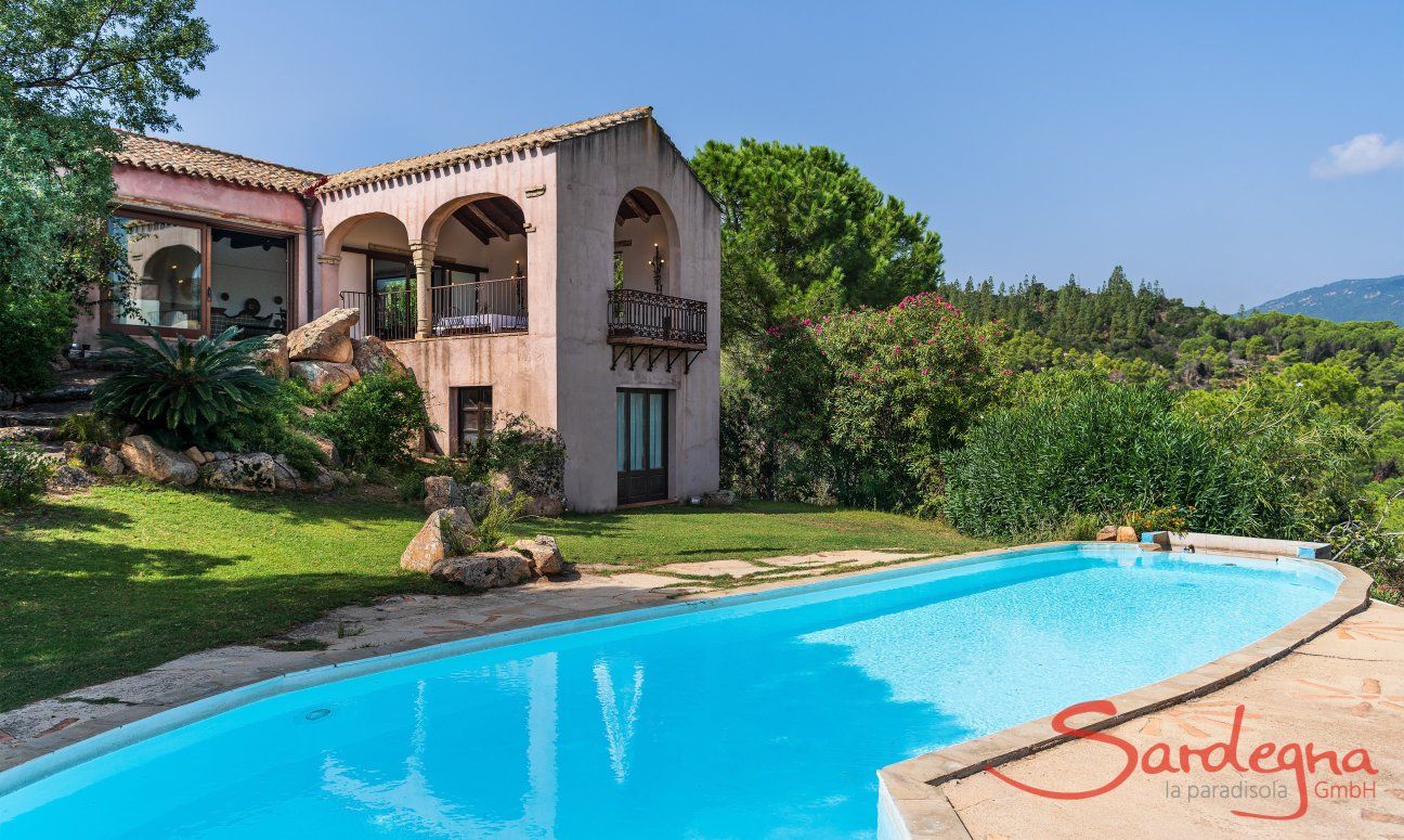 Villa Fiorita | Piscina, giardino e Villa Rappresentazione della villa