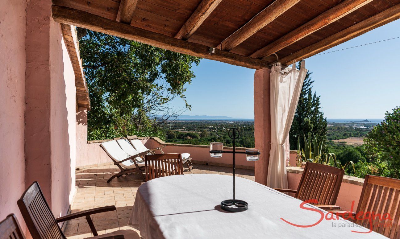 Esterni: Giardino, piscina privata e terrazza