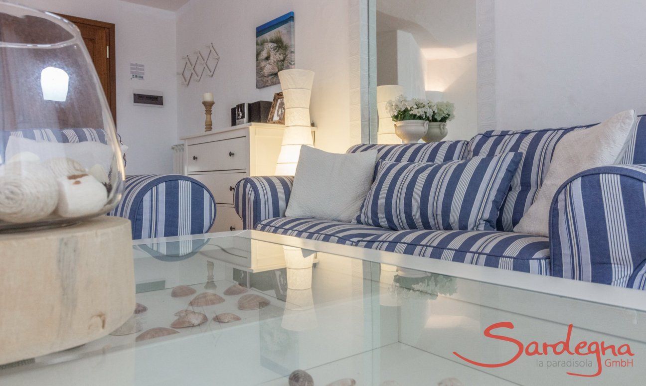 Villa Maestrale | Arreddamento tipico mediterraneo del salotto Villa Maestrale, Cala Ginepro, Olbia