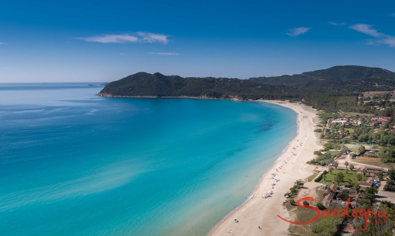 Vista panoramica spiaggia di sabbia