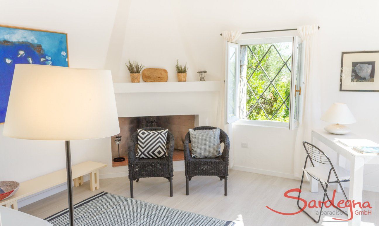 Casa 1 | Dal sofa si vede nel patio Casa 1 -Sant'Elmo