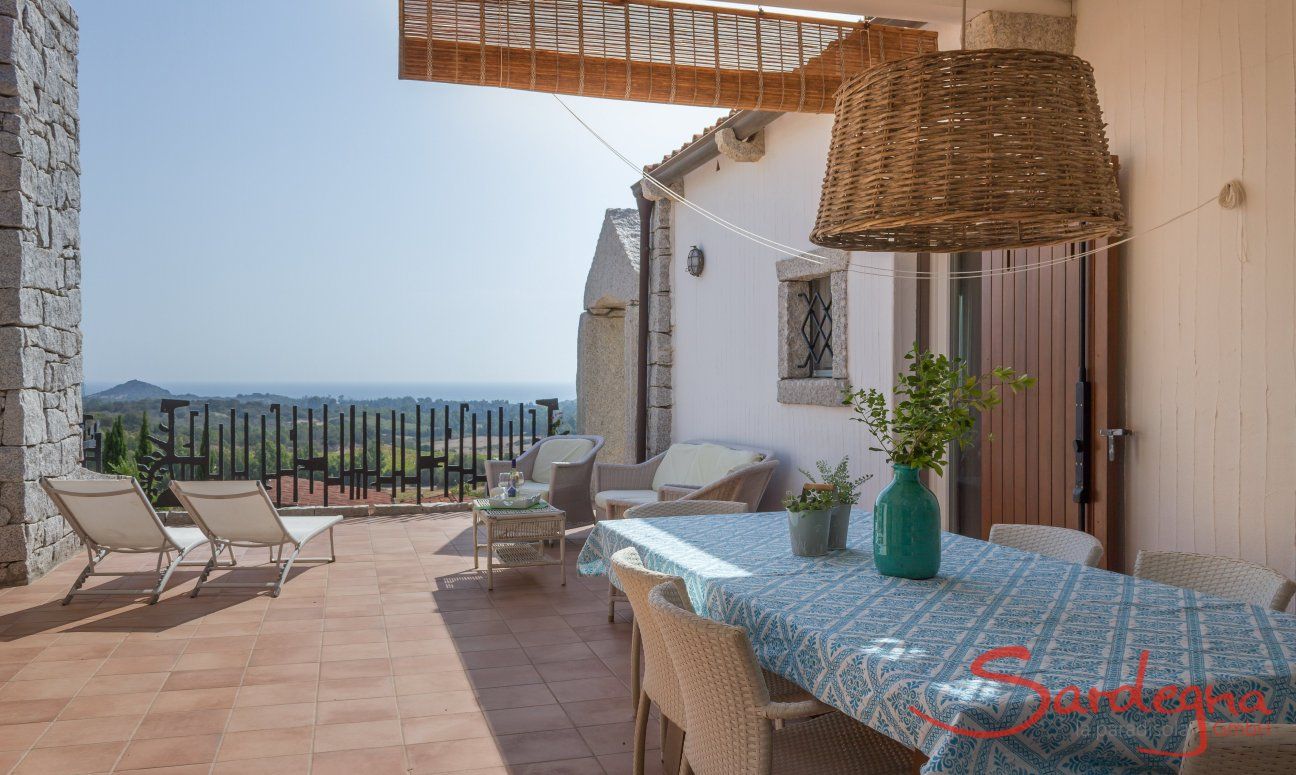 Li Conchi 11 | Terrazza con tavolo da pranzo Li Conchi 11, Cala Sinzias