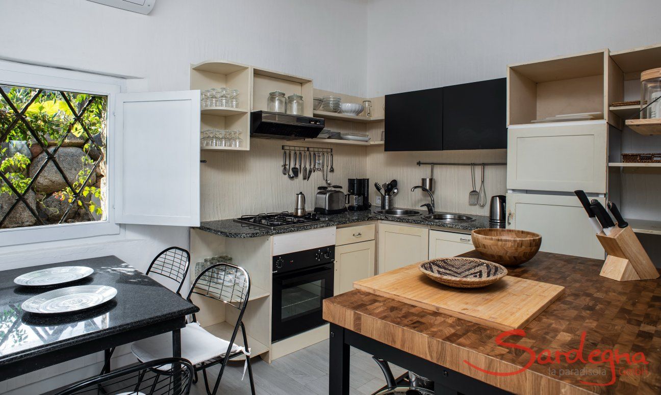 Casa 1 | Spaziosa cucina completamente attrezzata con zona pranzo Cucina Casa 1 Sant'Elmo