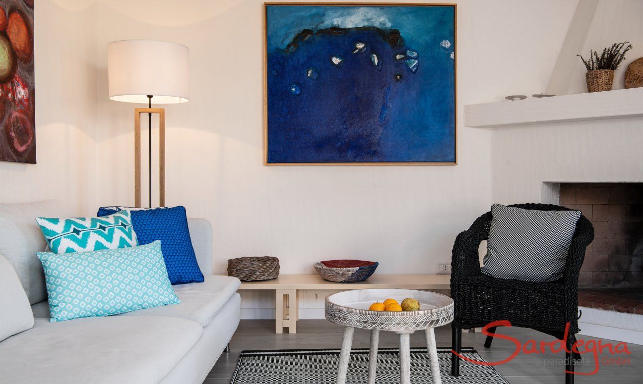 Casa 1 | Dipinti originali di artisti contemporanei sopra il divano Soggiorno Casa 1 Sant'Elmo