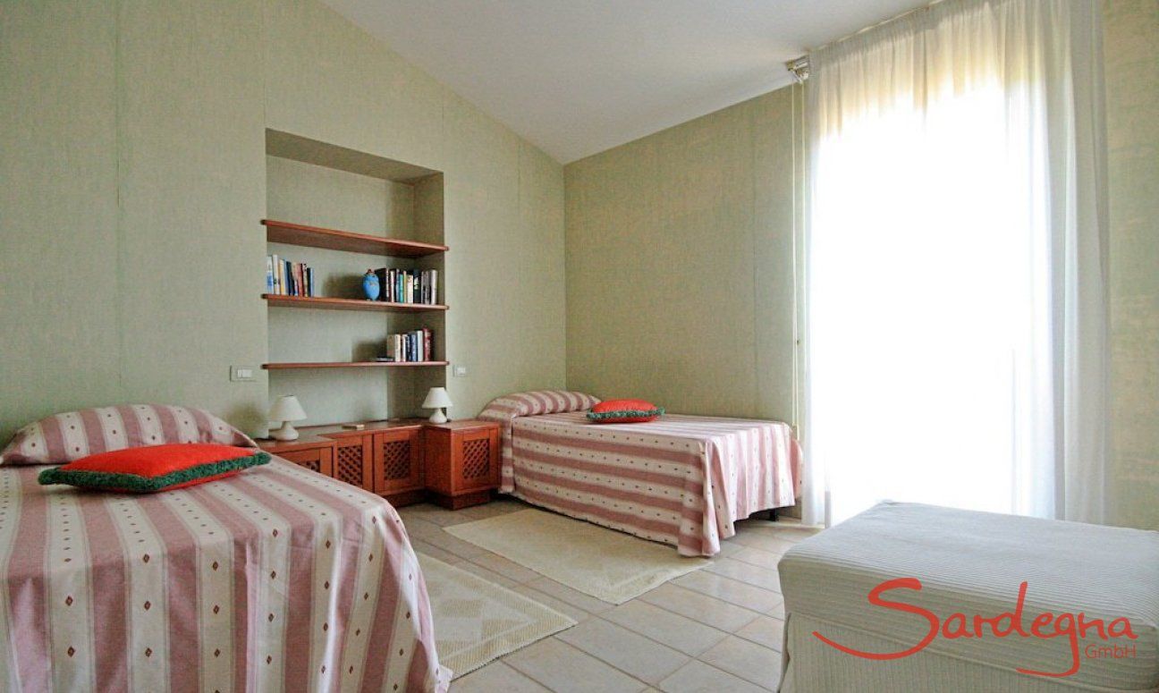 Villa Ulivi 27 | Camera con due letti singoli V. Ulivi 27