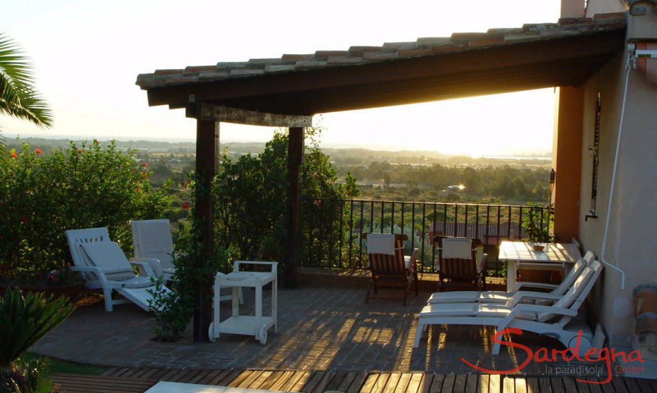 Villa Ulivi 27 | Terrazza con vista fino a Chia V. Ulivi 27