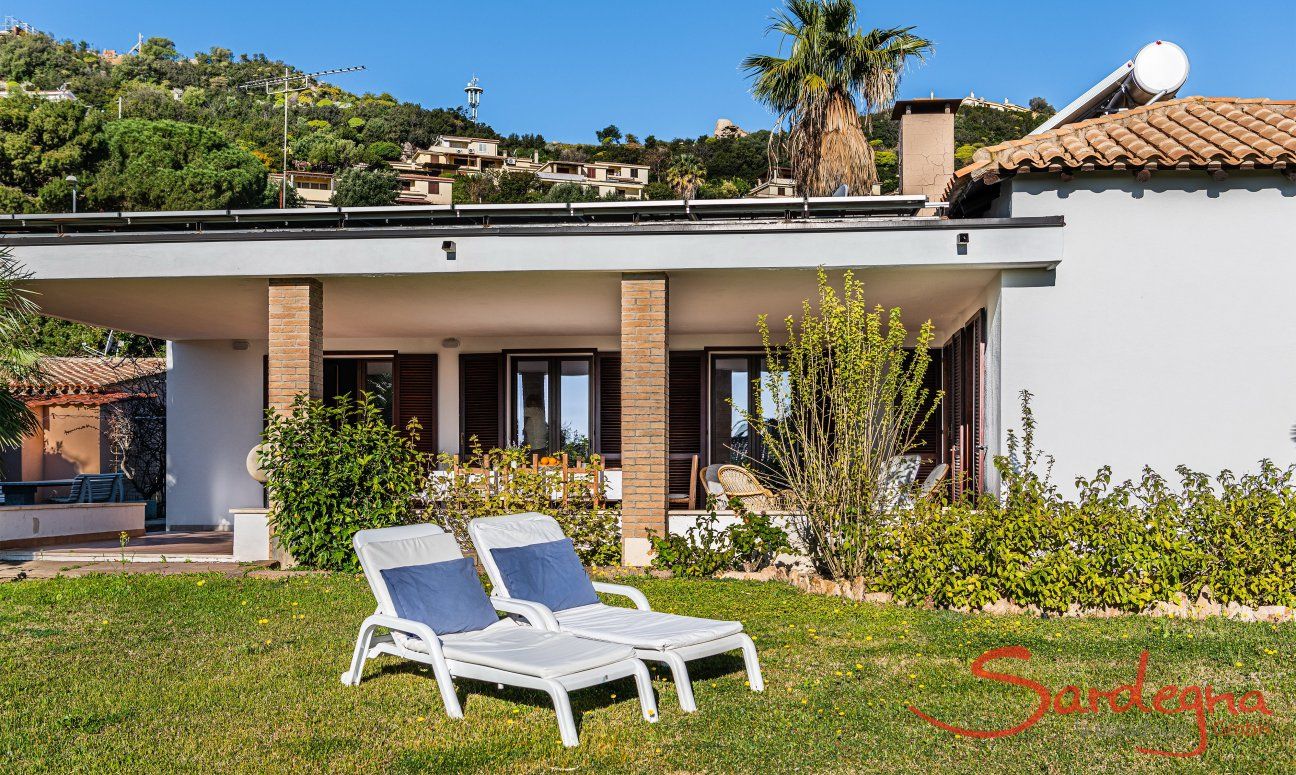 Villa Palme | Area giardino con lettini prendisole New Picture