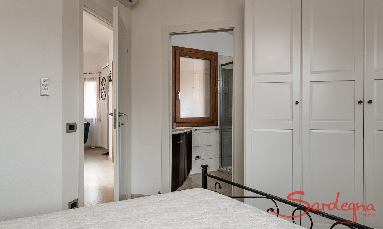 Villa Iris | Camera da letto matrimoniale dotata di ampio armadio New Picture