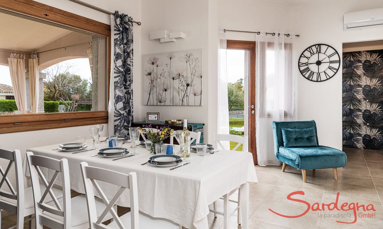 Villa Iris | Tavolo da pranzo dentro New Picture