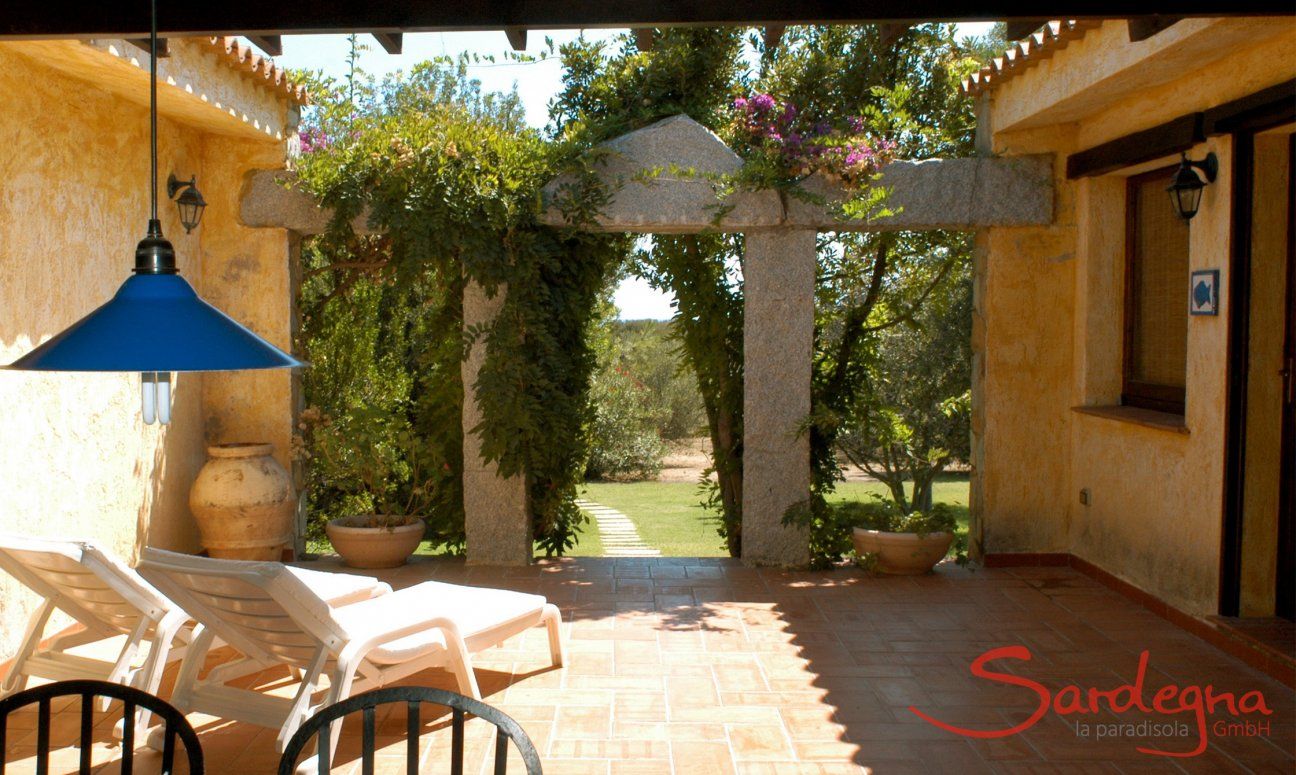 Casa Meloni 1 | Terrazza con accesso al giardino Terrazza