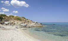 Spiaggia davanti al condominio di  Sant Elmo