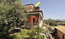 Apartment Castededdu 1 | Posizione della casa (freccia gialla) Posizione (freccia gialla)