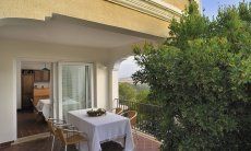 Villa Aquila Alta | Terrazza davanti al soggiorno Sardegna